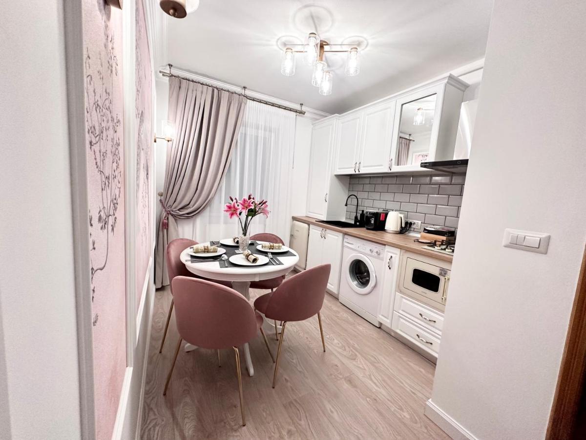 Central Spacious Apartment With Balcony - Alba Carolina Άλμπα Ιούλια Εξωτερικό φωτογραφία