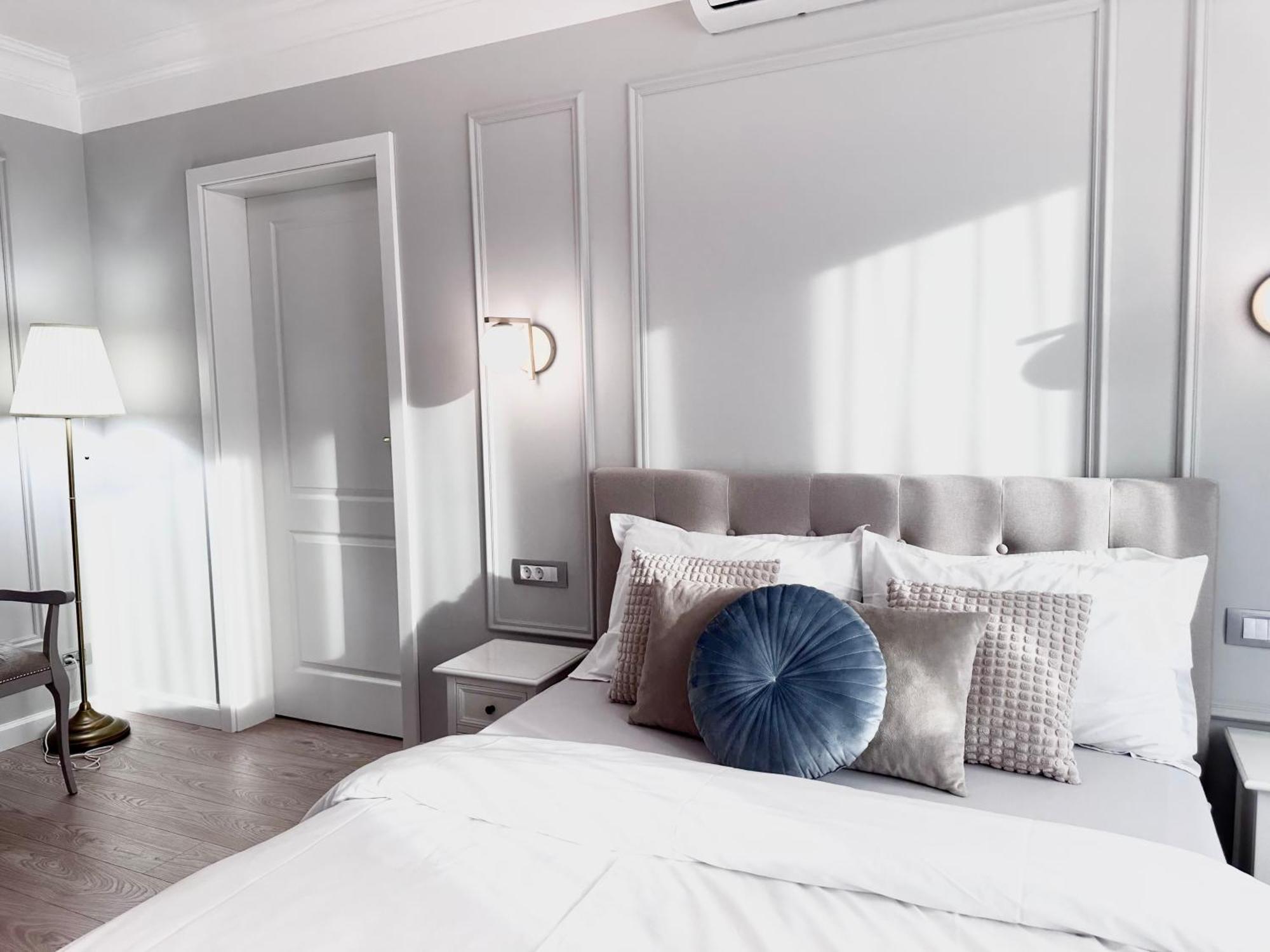 Central Spacious Apartment With Balcony - Alba Carolina Άλμπα Ιούλια Εξωτερικό φωτογραφία