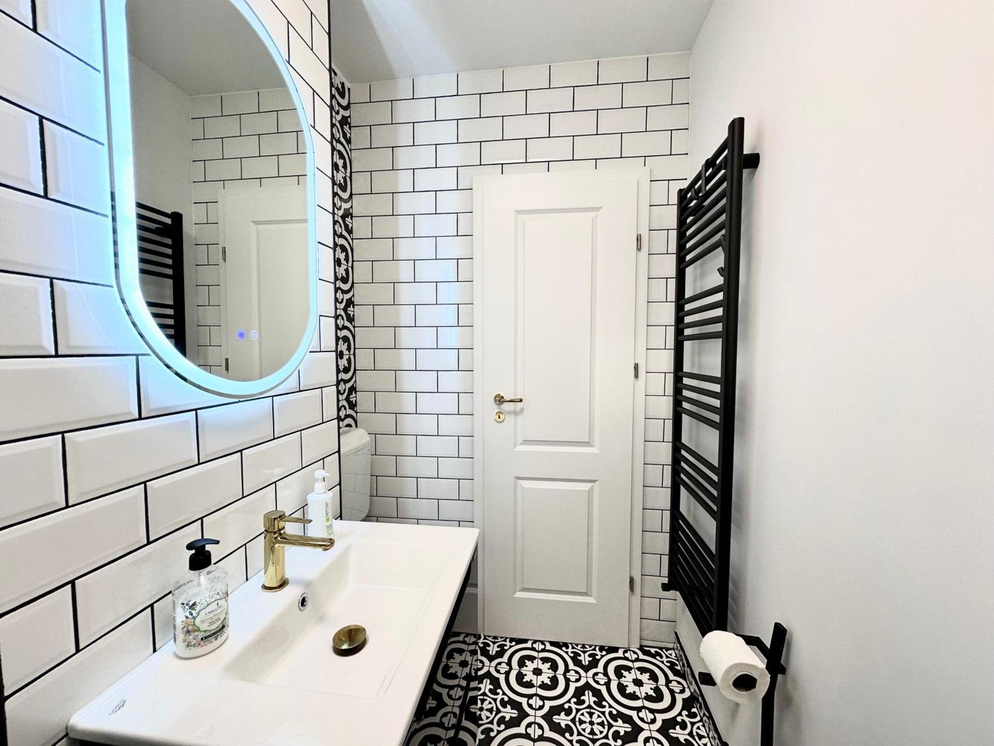 Central Spacious Apartment With Balcony - Alba Carolina Άλμπα Ιούλια Εξωτερικό φωτογραφία
