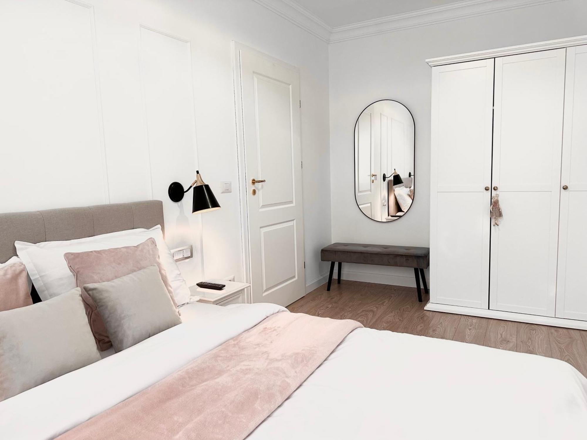 Central Spacious Apartment With Balcony - Alba Carolina Άλμπα Ιούλια Εξωτερικό φωτογραφία